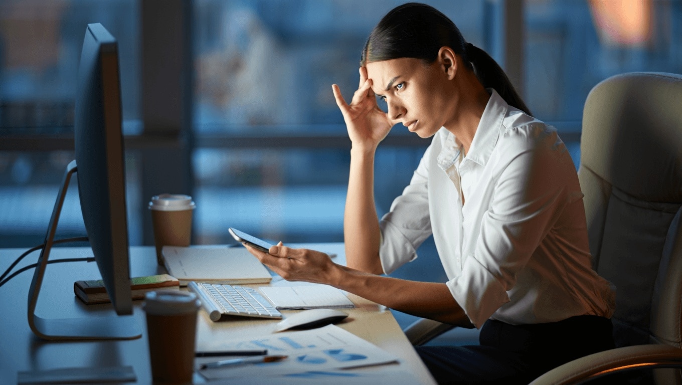Anxiété au travail : signes, causes et solutions pour la gérer