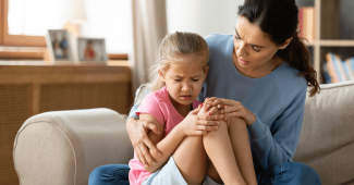 Douleurs osseuses chez l’enfant : faut-il s’inquiéter quand elles deviennent fréquentes ?