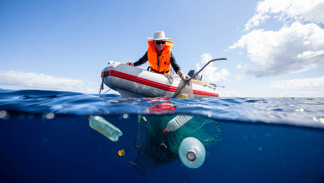 "Fishing for Litter" - Biofficina Toscana x Ogyre