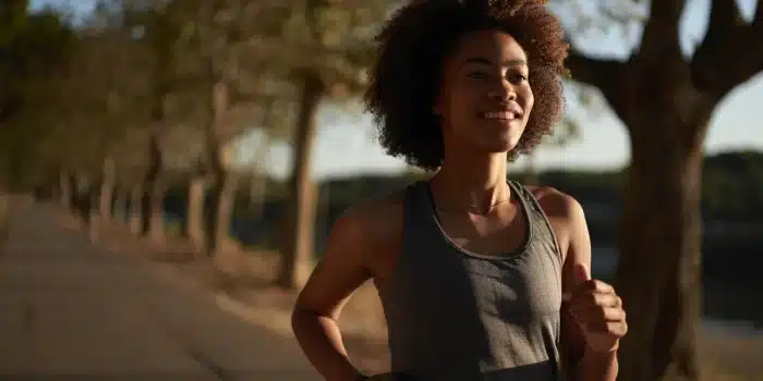 Comment la marche 6-6-6 aide à perdre du poids et à booster le moral ?