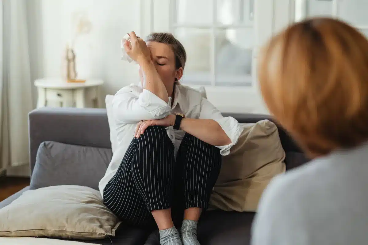 Consultation avec un professionnel de santé pour gérer l'anxiété à long terme