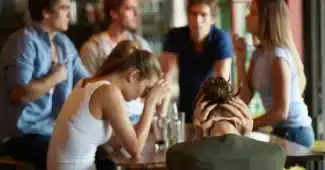 Étudiants en santé : quand la pression des études alimente l’alcoolisme